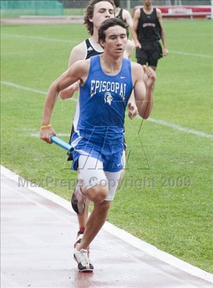 Thumbnail 2 in St. John's Finnegan Invitational photogallery.