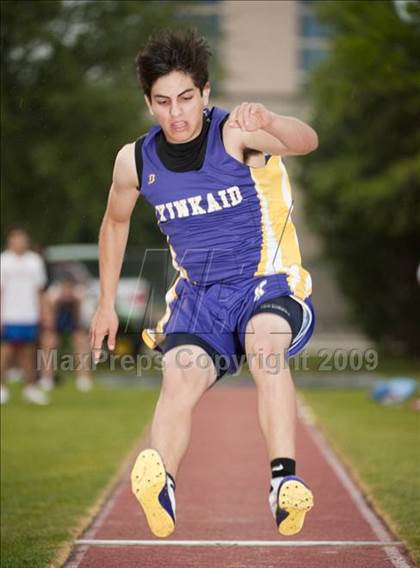 Thumbnail 2 in St. John's Finnegan Invitational photogallery.
