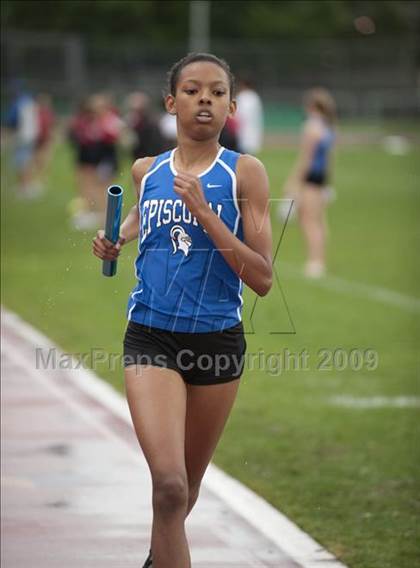 Thumbnail 3 in St. John's Finnegan Invitational photogallery.