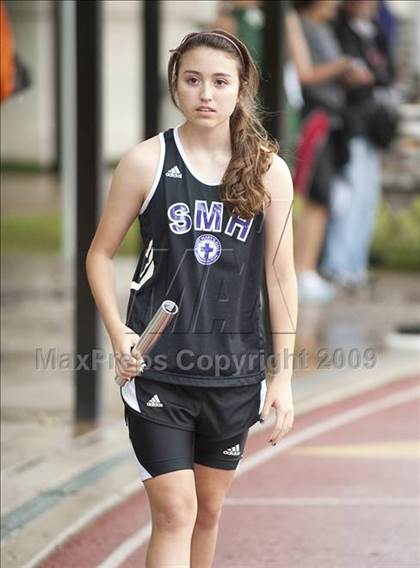 Thumbnail 1 in St. John's Finnegan Invitational photogallery.