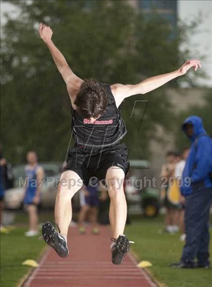 Thumbnail 1 in St. John's Finnegan Invitational photogallery.