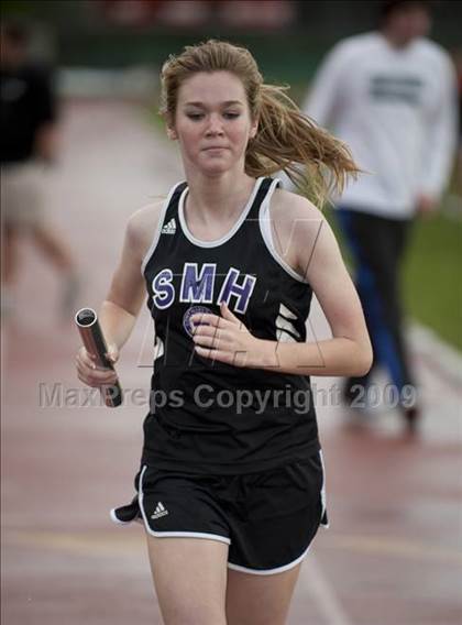 Thumbnail 2 in St. John's Finnegan Invitational photogallery.