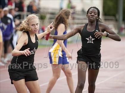 Thumbnail 2 in St. John's Finnegan Invitational photogallery.