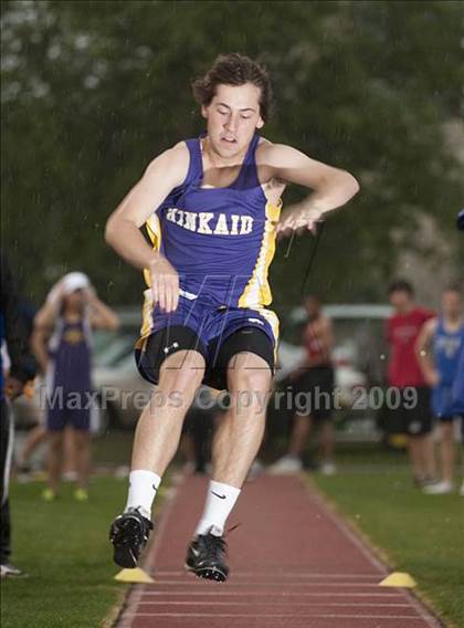 Thumbnail 1 in St. John's Finnegan Invitational photogallery.
