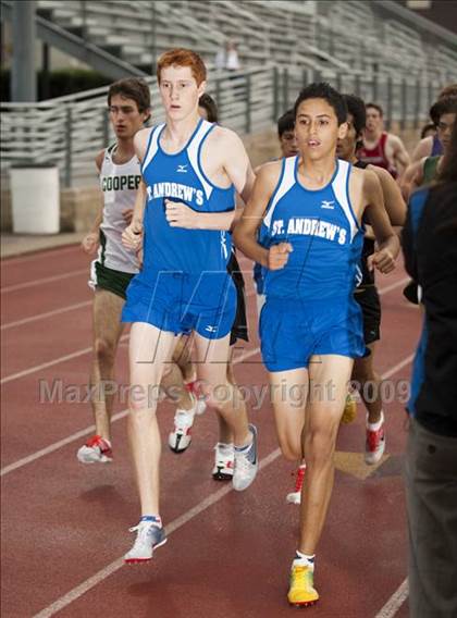 Thumbnail 2 in St. John's Finnegan Invitational photogallery.