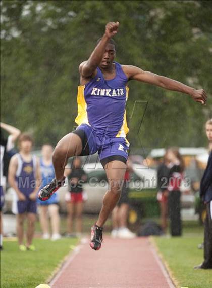 Thumbnail 3 in St. John's Finnegan Invitational photogallery.