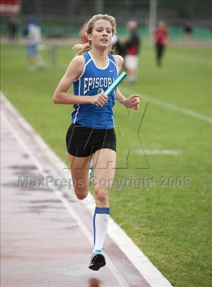 Thumbnail 2 in St. John's Finnegan Invitational photogallery.