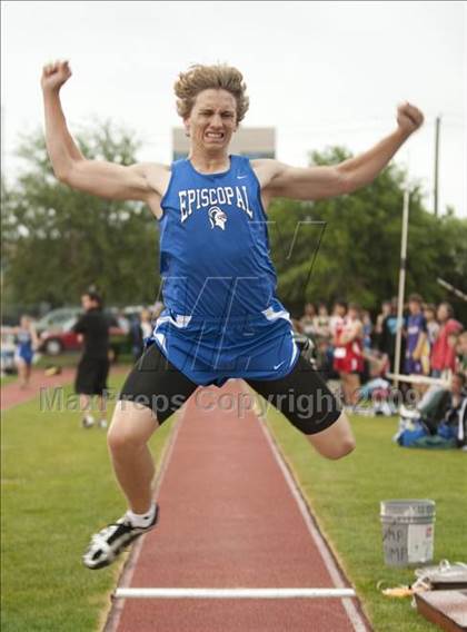 Thumbnail 2 in St. John's Finnegan Invitational photogallery.