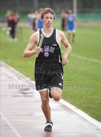 Thumbnail 2 in St. John's Finnegan Invitational photogallery.