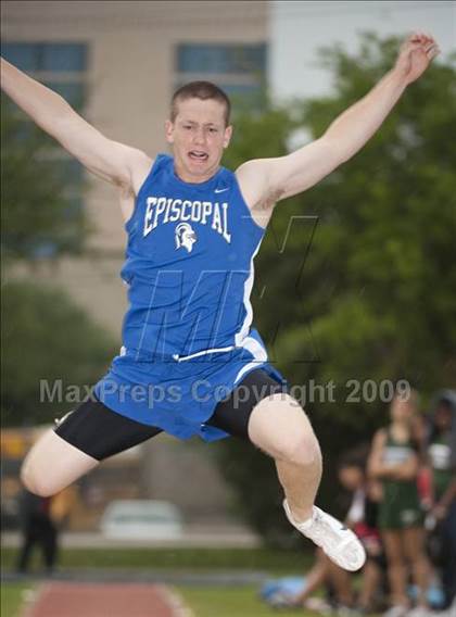 Thumbnail 3 in St. John's Finnegan Invitational photogallery.