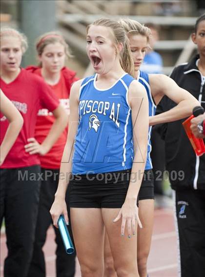 Thumbnail 3 in St. John's Finnegan Invitational photogallery.