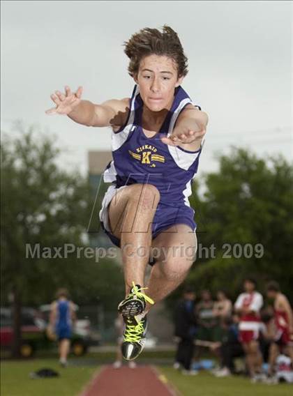 Thumbnail 3 in St. John's Finnegan Invitational photogallery.