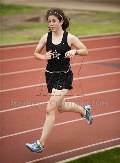Thumbnail 2 in St. John's Finnegan Invitational photogallery.