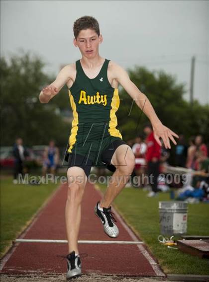 Thumbnail 1 in St. John's Finnegan Invitational photogallery.