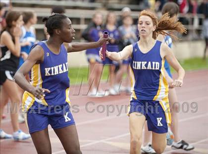 Thumbnail 2 in St. John's Finnegan Invitational photogallery.