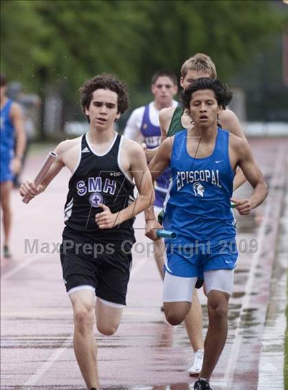 Thumbnail 3 in St. John's Finnegan Invitational photogallery.