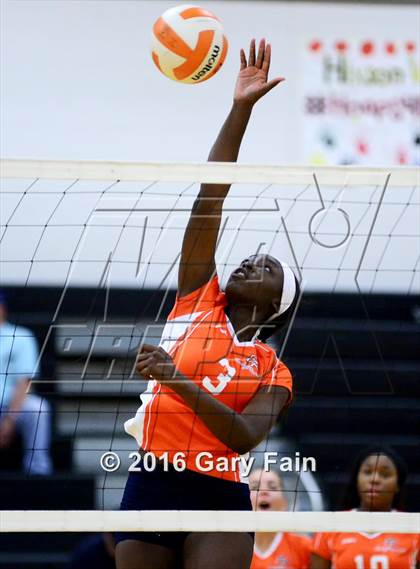 Thumbnail 2 in Upperman vs East Ridge (Hixson Invitation)  photogallery.