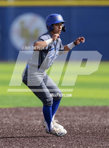 Thumbnail 2 in Gahr @ La Mirada photogallery.