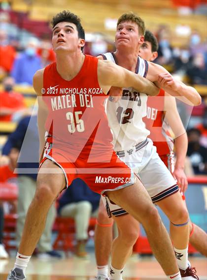 Thumbnail 1 in Capistrano Valley Christian vs. Mater Dei (Mater Dei Extravaganza) photogallery.