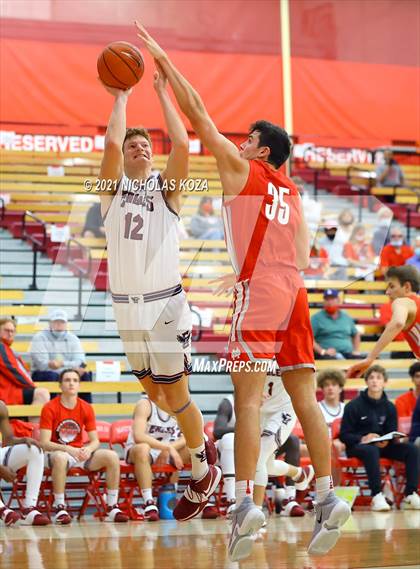 Thumbnail 1 in Capistrano Valley Christian vs. Mater Dei (Mater Dei Extravaganza) photogallery.