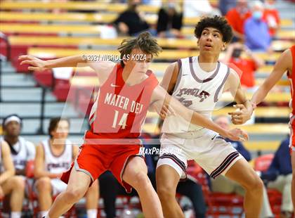 Thumbnail 1 in Capistrano Valley Christian vs. Mater Dei (Mater Dei Extravaganza) photogallery.