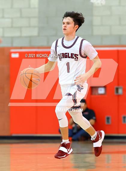 Thumbnail 2 in Capistrano Valley Christian vs. Mater Dei (Mater Dei Extravaganza) photogallery.