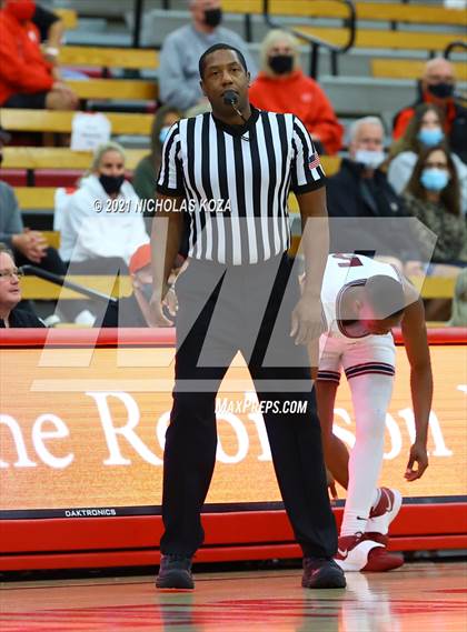 Thumbnail 2 in Capistrano Valley Christian vs. Mater Dei (Mater Dei Extravaganza) photogallery.