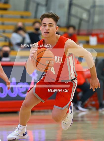Thumbnail 1 in Capistrano Valley Christian vs. Mater Dei (Mater Dei Extravaganza) photogallery.
