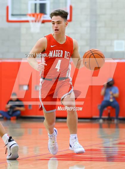 Thumbnail 2 in Capistrano Valley Christian vs. Mater Dei (Mater Dei Extravaganza) photogallery.