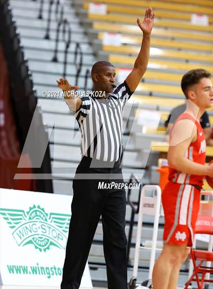 Thumbnail 2 in Capistrano Valley Christian vs. Mater Dei (Mater Dei Extravaganza) photogallery.