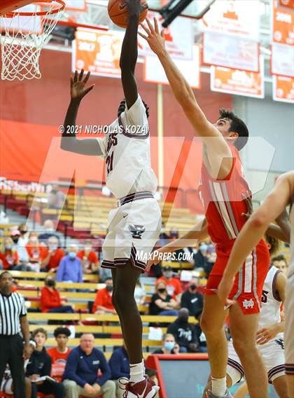 Thumbnail 1 in Capistrano Valley Christian vs. Mater Dei (Mater Dei Extravaganza) photogallery.