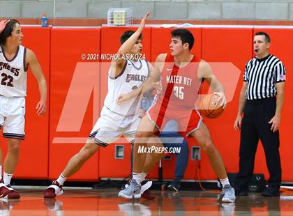 Thumbnail 3 in Capistrano Valley Christian vs. Mater Dei (Mater Dei Extravaganza) photogallery.