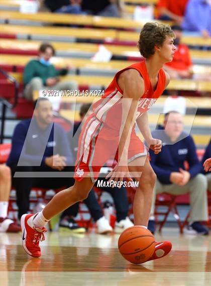 Thumbnail 3 in Capistrano Valley Christian vs. Mater Dei (Mater Dei Extravaganza) photogallery.