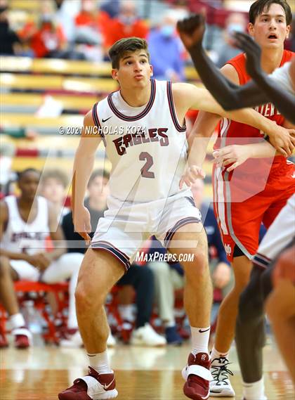 Thumbnail 3 in Capistrano Valley Christian vs. Mater Dei (Mater Dei Extravaganza) photogallery.