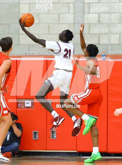 Thumbnail 1 in Capistrano Valley Christian vs. Mater Dei (Mater Dei Extravaganza) photogallery.