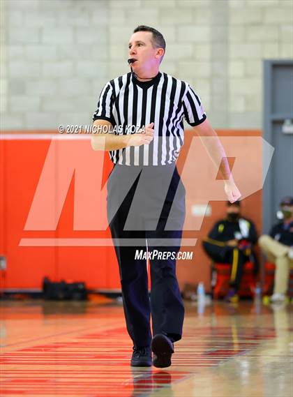 Thumbnail 1 in Capistrano Valley Christian vs. Mater Dei (Mater Dei Extravaganza) photogallery.