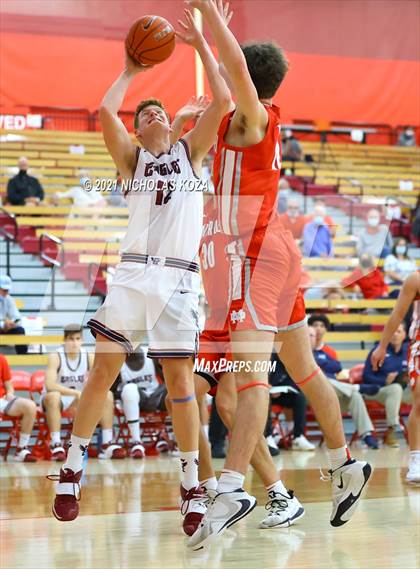 Thumbnail 2 in Capistrano Valley Christian vs. Mater Dei (Mater Dei Extravaganza) photogallery.