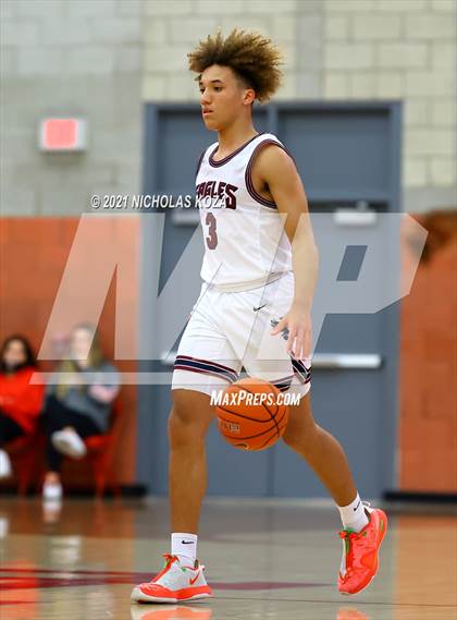 Thumbnail 1 in Capistrano Valley Christian vs. Mater Dei (Mater Dei Extravaganza) photogallery.