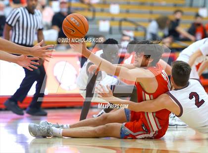Thumbnail 2 in Capistrano Valley Christian vs. Mater Dei (Mater Dei Extravaganza) photogallery.