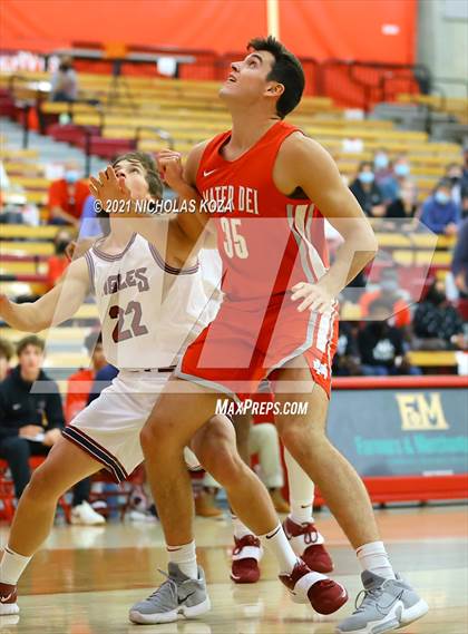 Thumbnail 3 in Capistrano Valley Christian vs. Mater Dei (Mater Dei Extravaganza) photogallery.