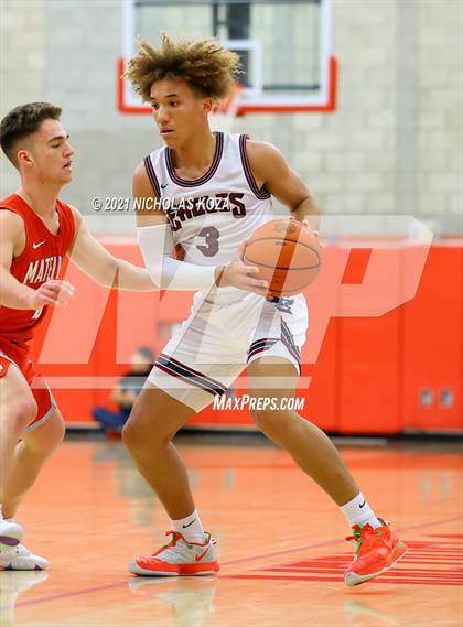 Thumbnail 1 in Capistrano Valley Christian vs. Mater Dei (Mater Dei Extravaganza) photogallery.
