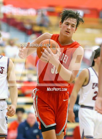 Thumbnail 3 in Capistrano Valley Christian vs. Mater Dei (Mater Dei Extravaganza) photogallery.