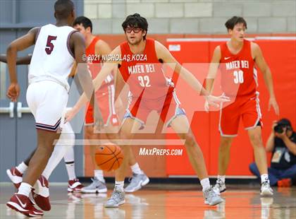 Thumbnail 1 in Capistrano Valley Christian vs. Mater Dei (Mater Dei Extravaganza) photogallery.