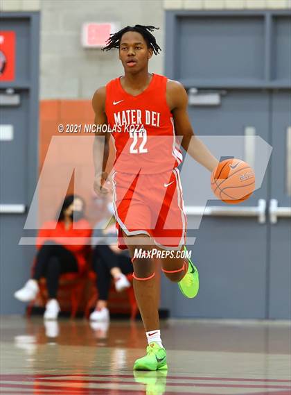 Thumbnail 2 in Capistrano Valley Christian vs. Mater Dei (Mater Dei Extravaganza) photogallery.
