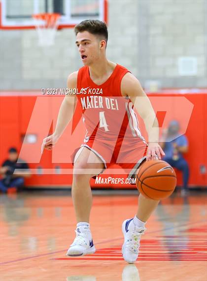 Thumbnail 3 in Capistrano Valley Christian vs. Mater Dei (Mater Dei Extravaganza) photogallery.