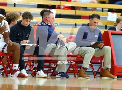 Thumbnail 1 in Capistrano Valley Christian vs. Mater Dei (Mater Dei Extravaganza) photogallery.