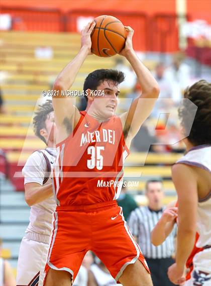 Thumbnail 3 in Capistrano Valley Christian vs. Mater Dei (Mater Dei Extravaganza) photogallery.