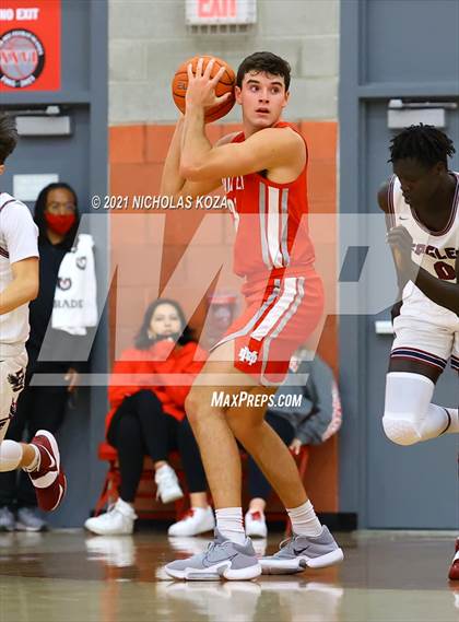 Thumbnail 3 in Capistrano Valley Christian vs. Mater Dei (Mater Dei Extravaganza) photogallery.
