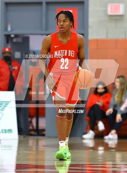 Thumbnail 2 in Capistrano Valley Christian vs. Mater Dei (Mater Dei Extravaganza) photogallery.