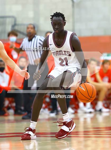 Thumbnail 3 in Capistrano Valley Christian vs. Mater Dei (Mater Dei Extravaganza) photogallery.